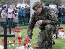 Nejen v Praze se dnes vzdával hold válečným veteránům