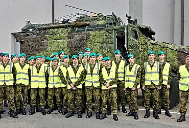 Studenti vojenské střední školy v Moravské Třebové navštívili kopřivnické firmy Tatra Trucks a Tatra Defence Vehicle