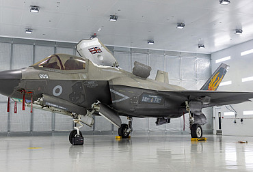 F-35 ve Velké Británii: Od ambiciózního plánu 138 kusů k 75 kusům do roku 2033