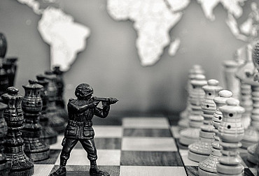 Současná mezinárodní šachovnice: Chaos nebo nový řád?