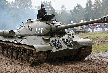 Tankový den v Lešanech připomene studenou válku. V aréně se střetne technika Východu a Západu