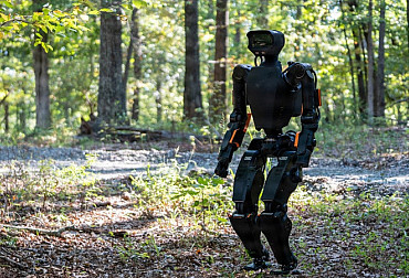Od Quantica po Si-an: Jak daleko mají vojenské humanoidní roboty k droidům ze Star Wars